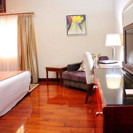 Room In Lodge - The Chelsea Hotel Abuja Exterior photo