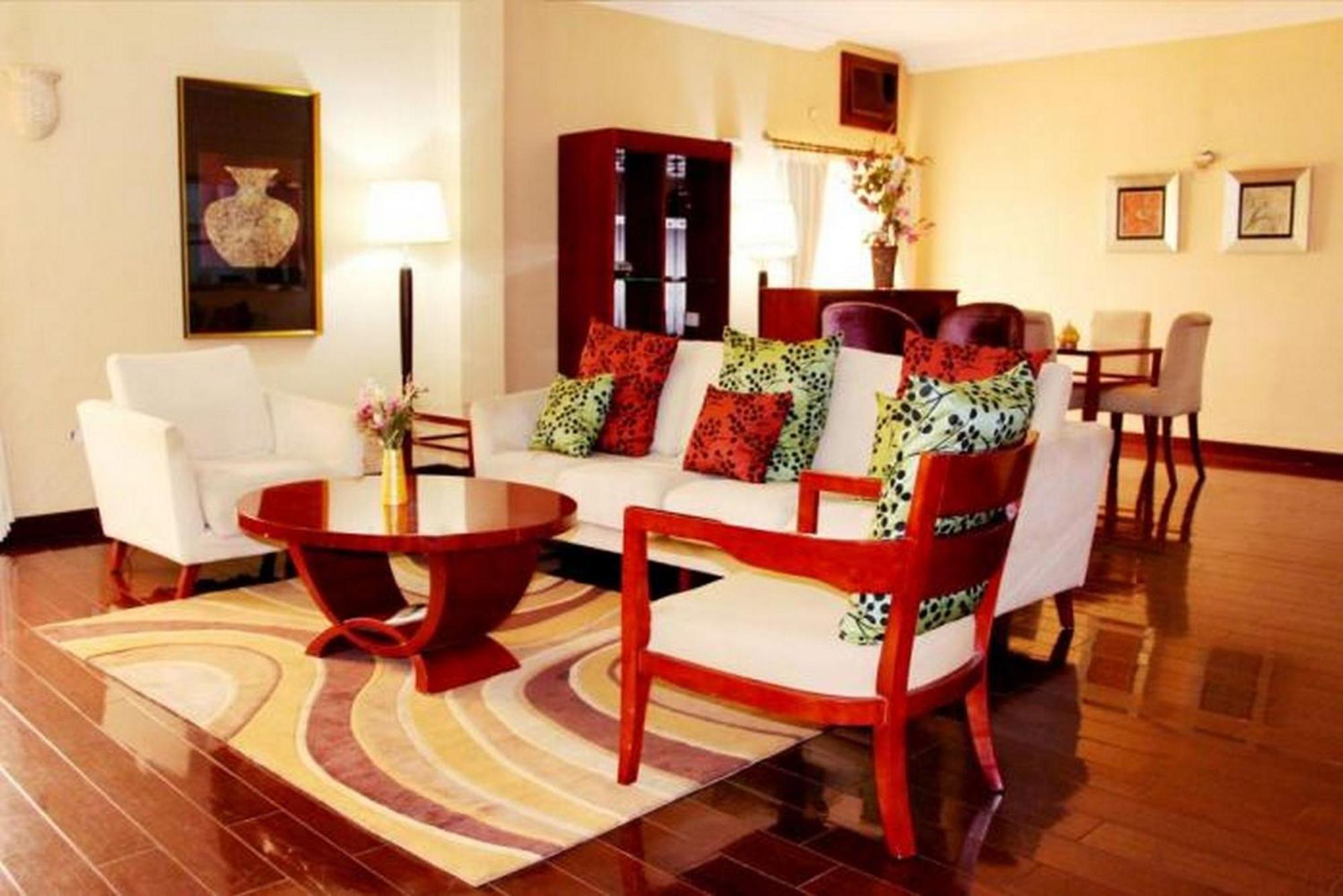 Room In Lodge - The Chelsea Hotel Abuja Exterior photo